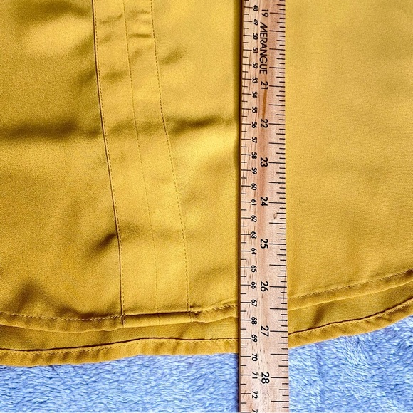 Suzy Shier Long Sleeve Yellow Mustard Size L Polyester Light & Classy  Pre-Loved - Picture 10 of 15